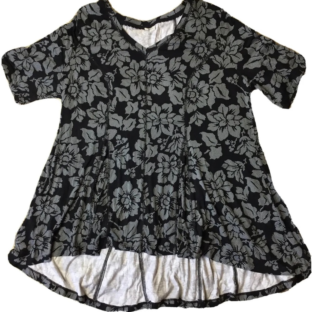 JM SPORTSWEAR Womens size XL FLORAL LONG SHIRT NEW